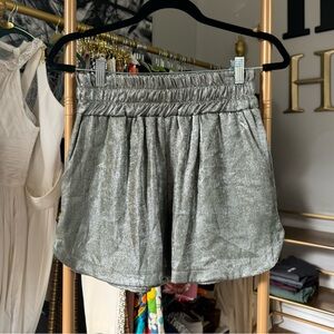 Sofia | Shimmer Shorts With Pockets Made in Italy